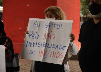 Bolsa Família reduz em até 55% mortes por Aids entre mulheres pobres