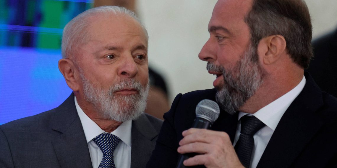 Silveira diz que se reunirá com Motta e espera aprovação da MP da conta de luz até quarta (17)