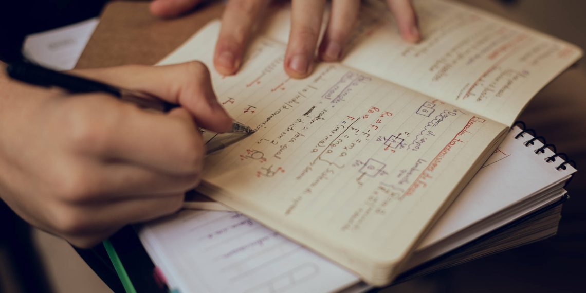 Ainda vale a pena estudar no Brasil