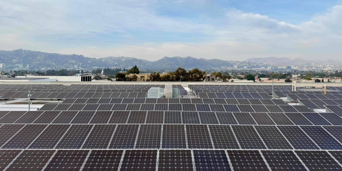 Apesar da resistência de Trump, a indústria solar americana está crescendo