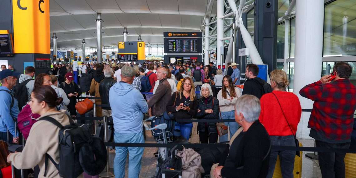 Ataque cibernético afeta operação de aeroportos europeus e causa atrasos em voos