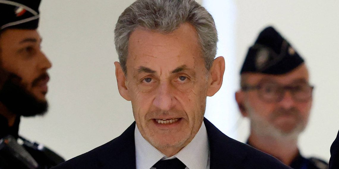 Justiça condena ex-presidente francês Sarkozy a 5 anos de prisão em caso de financiamento ilegal de campanha