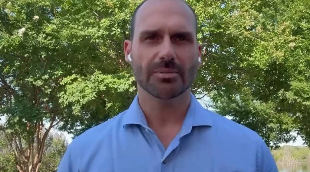 Grupo pró-Putin chama de ‘excelente’ vídeo nacionalista de Eduardo Bolsonaro