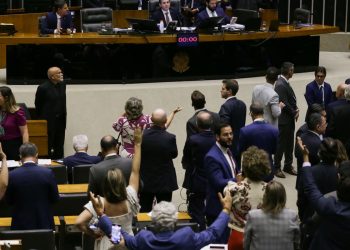 Motta anuncia votação de urgência para projeto de anistia a golpistas