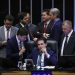 PEC da blindagem é aprovada por deputados e vai ao Senado 