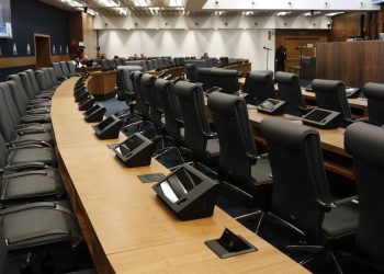 Pacote do Legislativo do Rio expõe pretos à discriminação, diz fórum