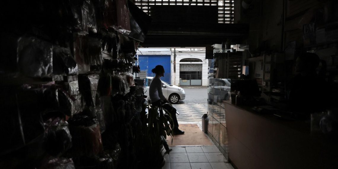 SP: Chuva, ventos fortes e queda de árvores deixam 900 mil sem energia