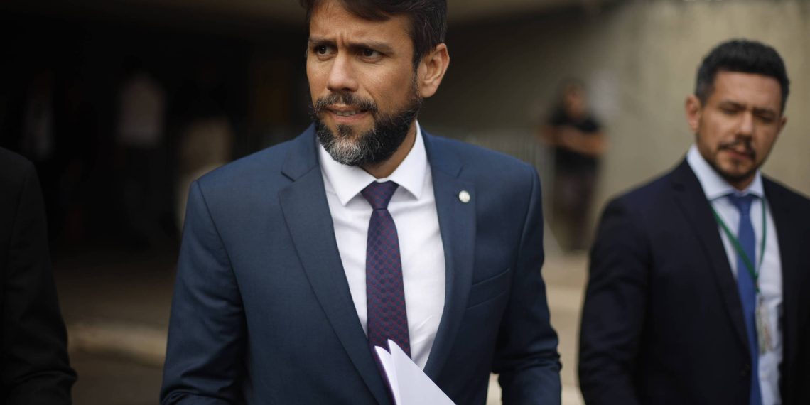 Entre o Planalto e o plenário