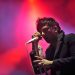 Ian Watkins, fundador e ex-vocalista do Lostprophets, é morto na prisão, aos 48 anos