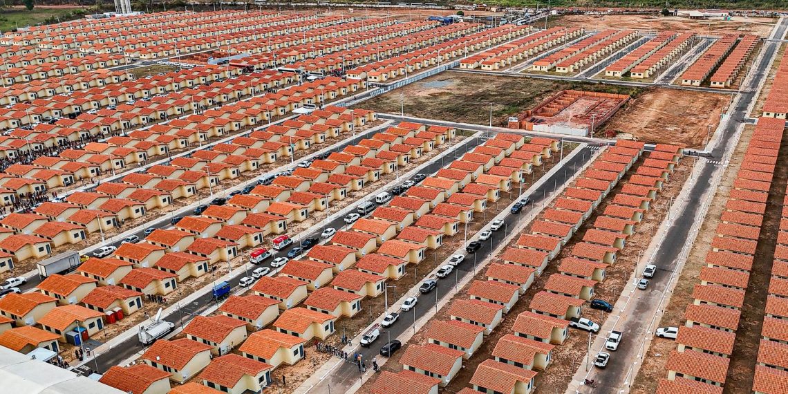 Governo entrega quase 3 mil casas em Imperatriz, no Maranhão