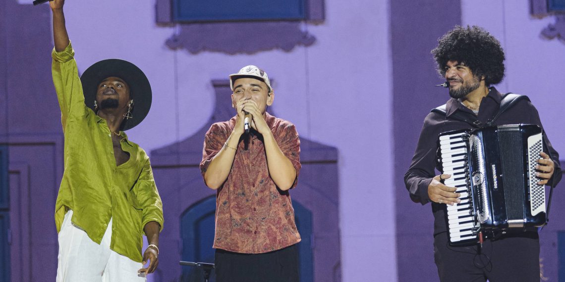 Magnetismo de João Gomes conduz ‘Dominguinho’ em show de gala com Fagner no Allianz