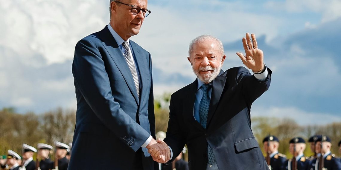 Lula chega à Alemanha para assinar parcerias comerciais e de inovação