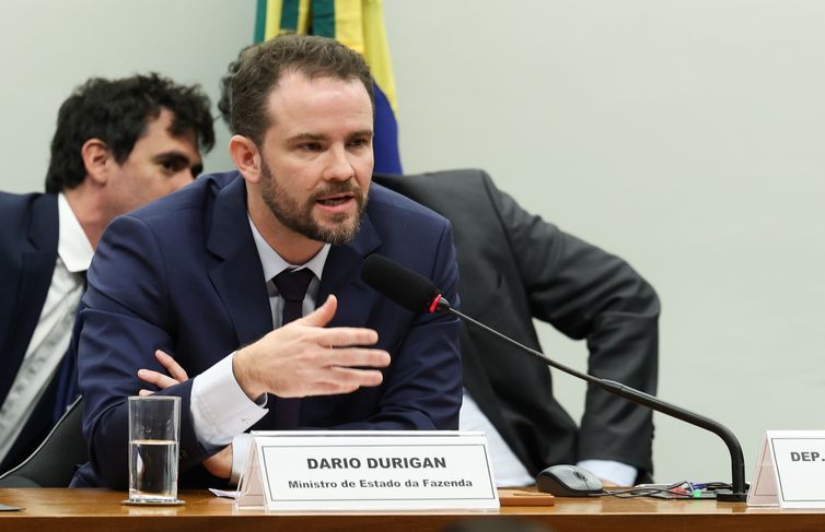 Durigan diz ser contra qualquer compensação ao fim da escala 6×1