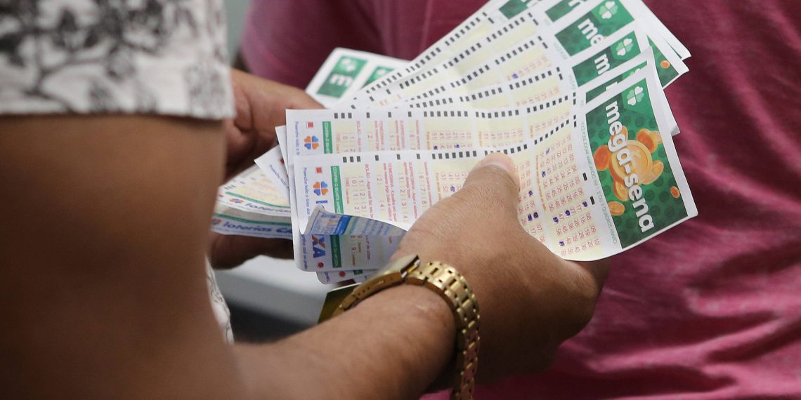 Saiba como jogar na Mega-Sena especial de 30 anos, com prêmio estimado em R$ 200 milhões