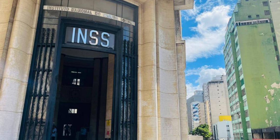 INSS paga 2ª parcela do 13º a aposentados a partir do dia 25; veja calendário e como consultar