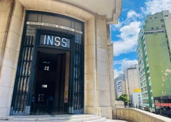 INSS paga 2ª parcela do 13º a aposentados a partir do dia 25; veja calendário e como consultar
