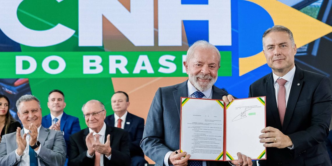 Comissão aprova volta de exame médico para renovar CNH, em derrota do governo Lula