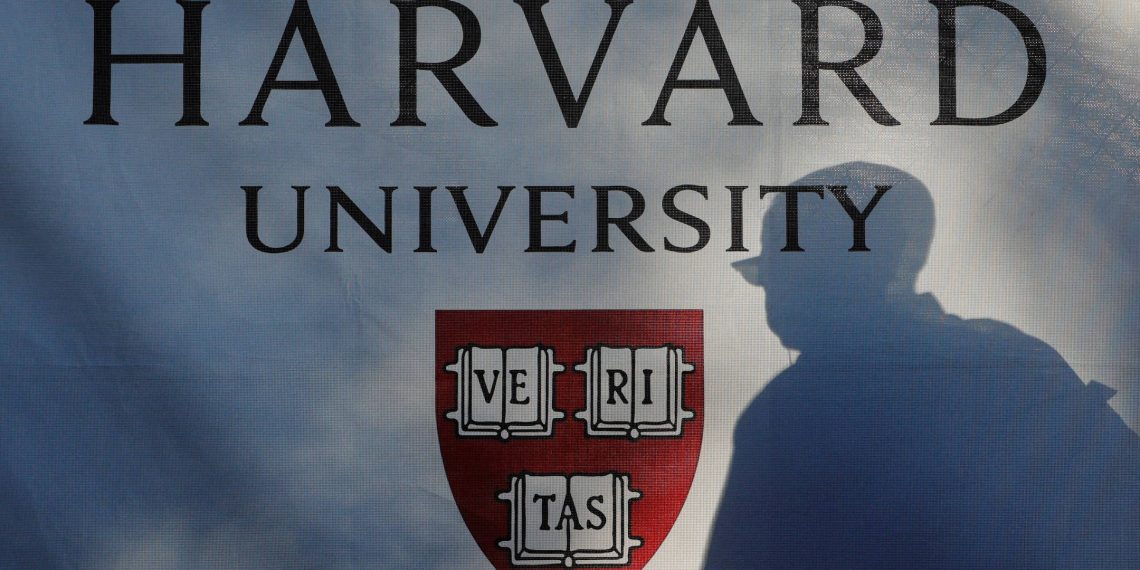 Plataforma educacional usada em Harvard e Stanford fica horas fora do ar após ataque hacker
