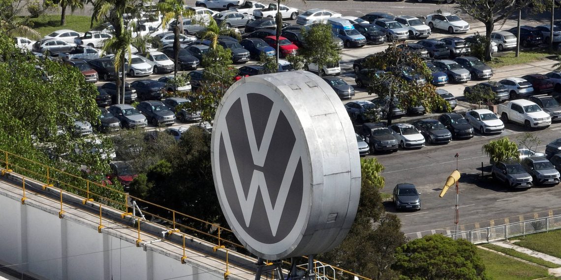 Família que controla Volkswagen exige reestruturação; Porsche deve investir em IA