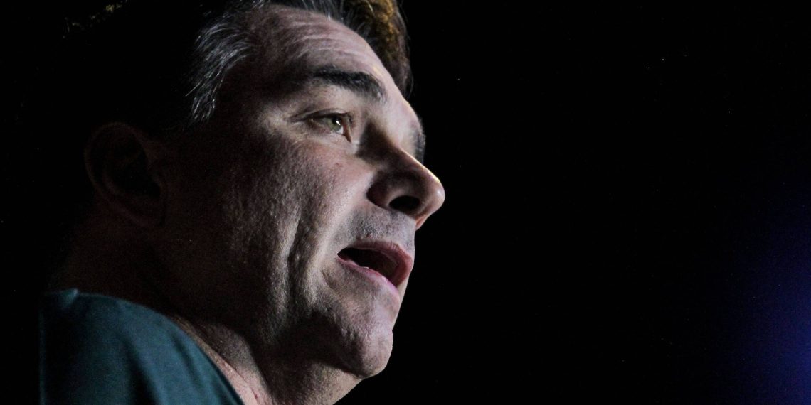 Aliados de Flávio admitem prejuízo em diálogo com Vorcaro e veem reforço a slogan ‘BolsoMaster’