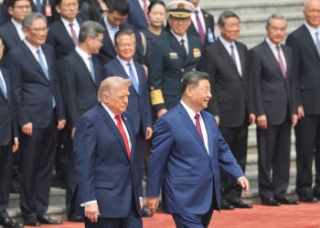 Trump chama Xi Jinping de ‘grande líder’ em início de cúpula histórica na China