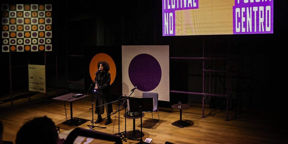 Primeira noite de Poesia no Centro tem mesa adiada e poesia ‘bem literal’