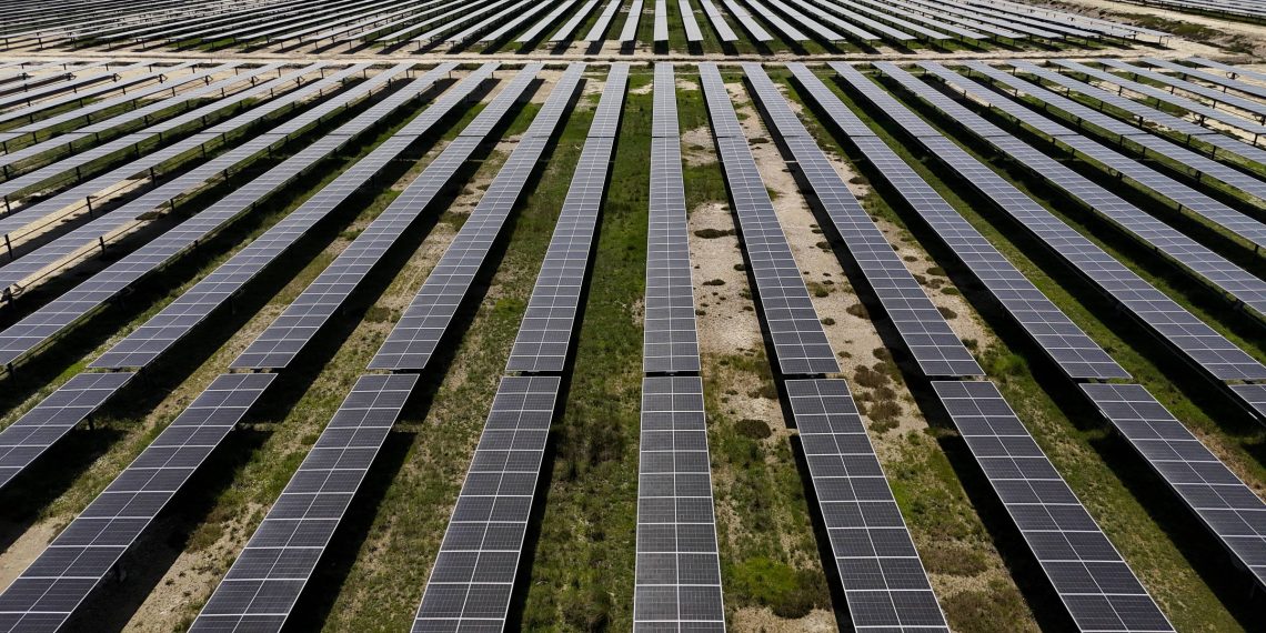Energia solar e eólica superam gás no mundo pela primeira vez