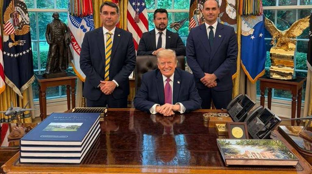 Flávio vê encontro com Trump como ativo político, e esquerda fala em distração da crise ‘Dark Horse’