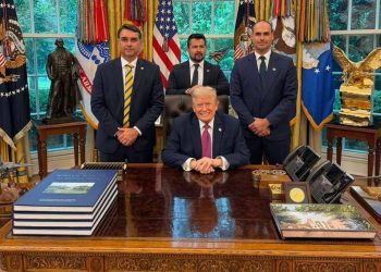 Flávio vê encontro com Trump como ativo político, e esquerda fala em distração da crise ‘Dark Horse’