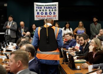 ‘Trabalhadores necessitam ter descanso de dois dias, mas proposta foi eleitoreira’, diz leitora sobre fim da escala 6×1