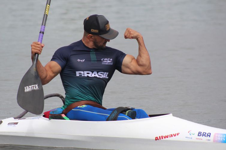 Brasil leva dois ouros na Copa do Mundo de canoagem e paracanoagem