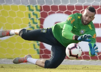 Estudo mostra que internet já está em clima de Copa do Mundo no país