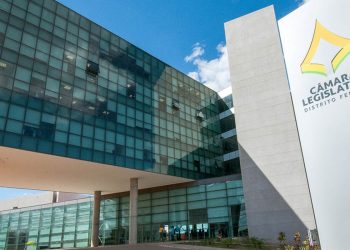 Deputados distritais extinguem jornada 6×1 de terceirizados