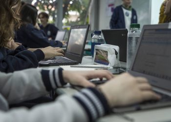 Educação midiática deve abordar manipulação emocional nas redes