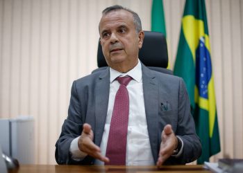 Sindicalistas fazem manifesto contra PEC alternativa à do fim da 6×1