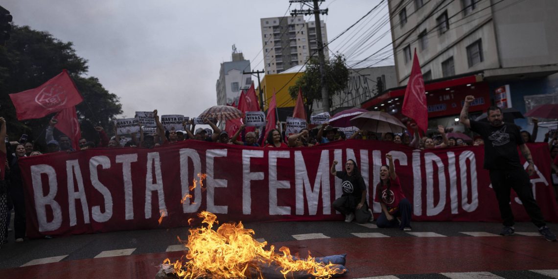 Maioria não confia ou confia pouco na polícia e na Justiça em casos de violência contra a mulher, diz Datafolha