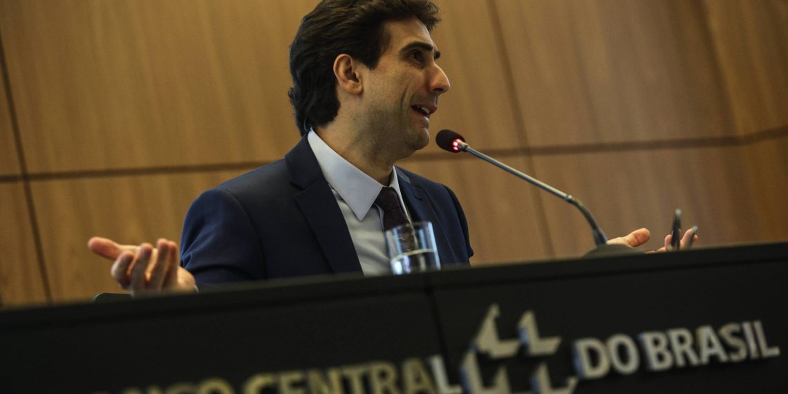 Sem querer, querendo, Banco Central não diz o que vai fazer dos juros altos