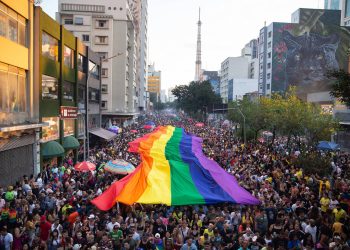 Pesquisa da Unicamp vai criar fundo de memória da Parada LGBT+ de SP