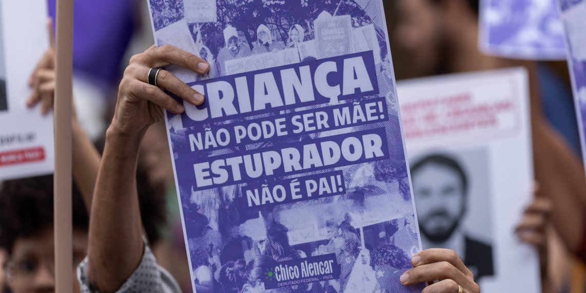 Brasil registra 450 partos de crianças e adolescentes por dia, diz relatório