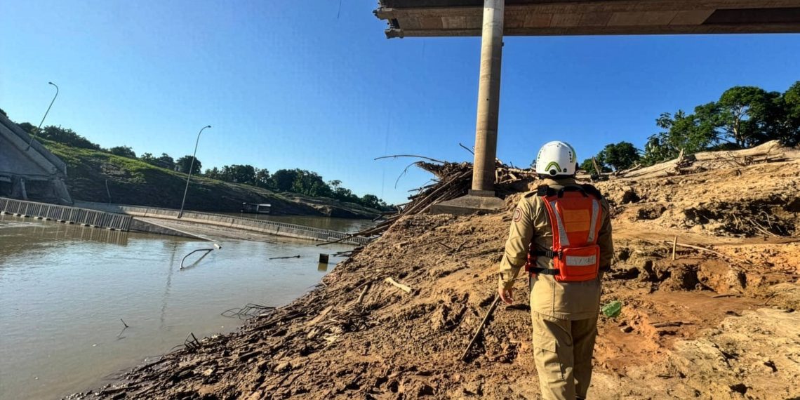 Construtora defende obra e diz que erosão do solo causou queda de ponte no Acre