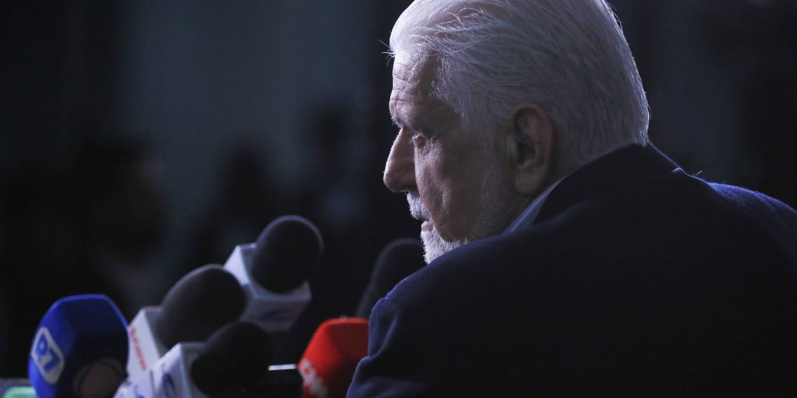 ‘Da direita à esquerda nossos políticos não aceitam a democracia republicana’, diz leitor