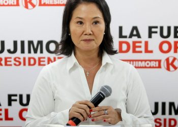 Fujimori se aproxima da presidência do Peru e Sánchez convoca protesto