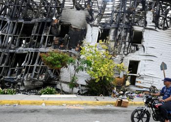 Ministro da Defesa irá a Caracas para reforçar apoio aos venezuelanos