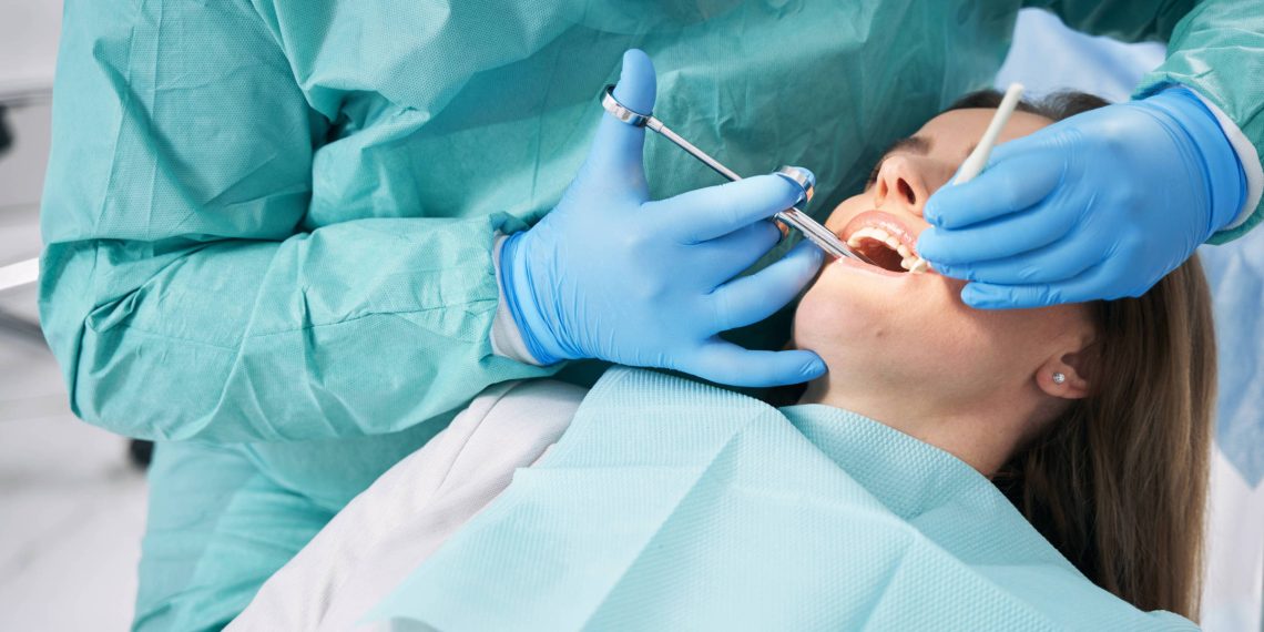 CFM diz que vai à Justiça contra resolução que autoriza dentistas a sedar pacientes