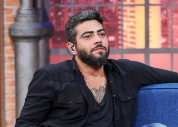 Henrique, da dupla com Juliano, passa por cirurgia e tem shows cancelados
