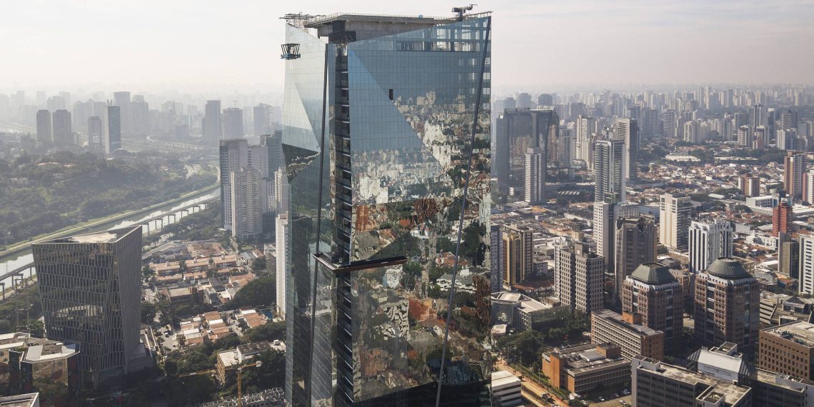 Maior arranha-céu de SP tem obra concluída e se aproxima de inauguração; veja imagens
