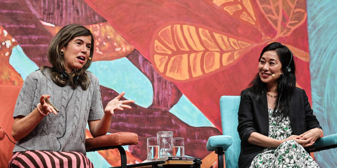 Ato de ler é criativo e nenhum narrador é confiável, diz Katie Kitamura na Flip