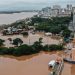 Rio Guaíba se aproxima da cota de alerta em Porto Alegre