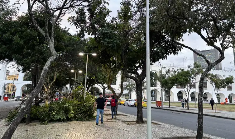 Rio de Janeiro tem duas mortes e um desaparecido depois de ventania