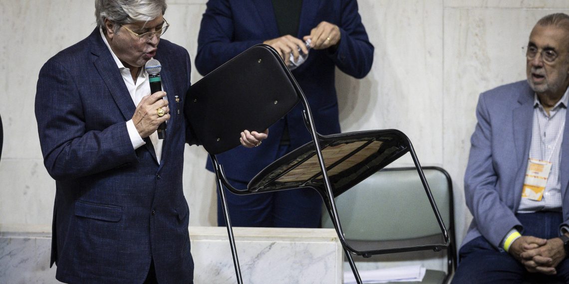 Convenção do PSB em SP tem exaltação a cadeirada de Datena e ataque de Haddad a Tarcísio